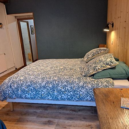 Le Sareymond Bed & Breakfast Menee Ngoại thất bức ảnh