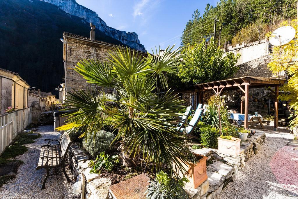 Le Sareymond Bed & Breakfast Menee Ngoại thất bức ảnh